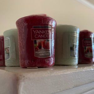 12 Yankee Candle Votives: 6 of each scent
